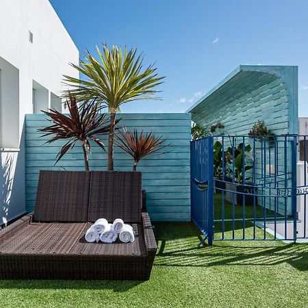 Apartamentos Turisticos La Boutique Del Mar 콘일데라프론테라 외부 사진